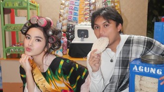 Dapat Kejutan Ultah, Gaya Mahalini Berdaster-Pakai Roll Rambut Curi Atensi