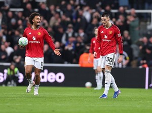 Man United Keok dari Newcastle, Malacia Dirujak Habis di Medsos