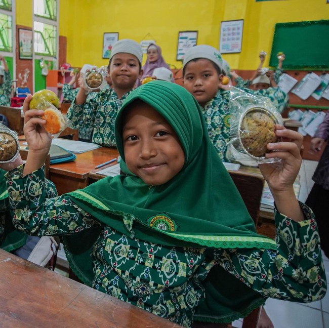 MBG di Lumajang Tetap Jalan Saat Ramadan, Menu Diubah Jadi Paket Kering
