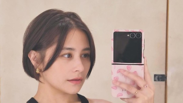 Prilly Latuconsina Potong Rambut Lagi, Omara Esteghlal: Seksi Sekali!