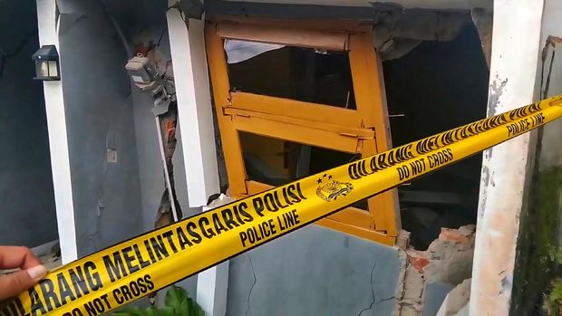 Rumah hingga pesantren hancur akibat bencana alam pergerakan tanah di Sukabumi