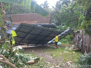 39 Rumah di Banyuwangi Rusak Diterjang Puting Beliung