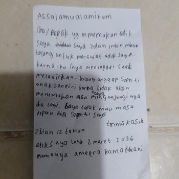 Sesosok bayi perempuan ditemukan di kawasan Pasar Minggu, Jaksel. Bayi tersebut ditemukan masih dalam kondisi hidup di dalam tas belanja di gerobak. (dok Istimewa)