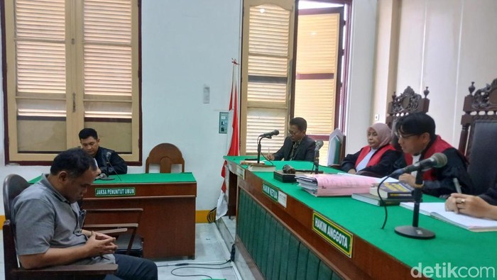 Sidang putusan Tohom di ruang Cakra 5 Pengadilan Negeri (PN) Medan, Kamis (5/3/2026)
(Juita Sinuhaji/detikSumut)