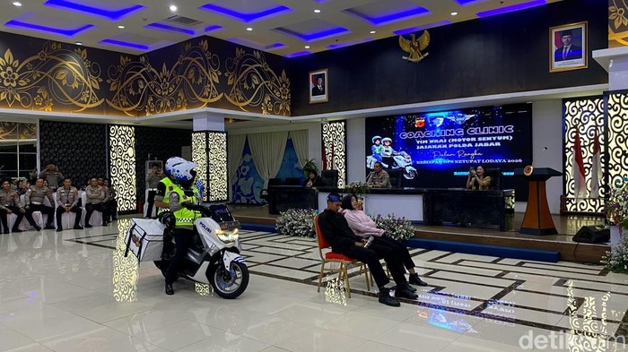 Simulasi pengamanan mudik yang digelar Ditlantas Polda Jabar