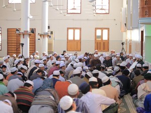 Ngabuburit di Husaisah Yaman Sambil Ngaji Shahih Bukhari