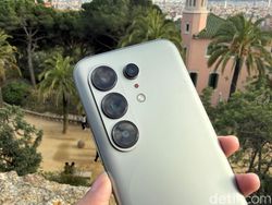 Menggenggam Tecno Camon 50 Pro 5G yang Kameranya Makin Gahar