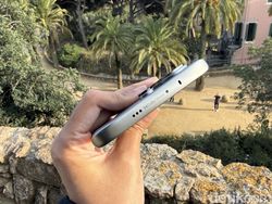 Menggenggam Tecno Camon 50 Pro 5G yang Kameranya Makin Gahar