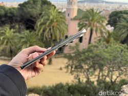 Menggenggam Tecno Camon 50 Pro 5G yang Kameranya Makin Gahar