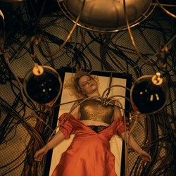 Ambisi Maggie Gyllenhaal Menghidupkan Monster dalam Skala IMAX