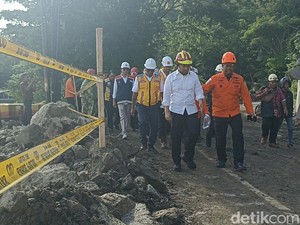Longsor Trenggalek-Ponorogo Berhasil Dibersihkan, Jalur Belum Bisa Dilewati