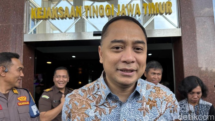 Wali Kota Surabaya Eri Cahyadi di Kejati Jatim