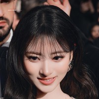 Dalam kesempatan tersebut, Anna sempat menyapa para penggemar yang menunggunya di luar venue. Sejumlah fans memberi testimoni bahwa kecantikan Anna seperti princess hingga AI. Foto: Dok. Fansite
