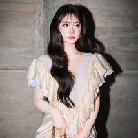 Penampilan Anna MEOVV di Fashion Show Chloe, Gayanya Bak Princess Jadi Viral