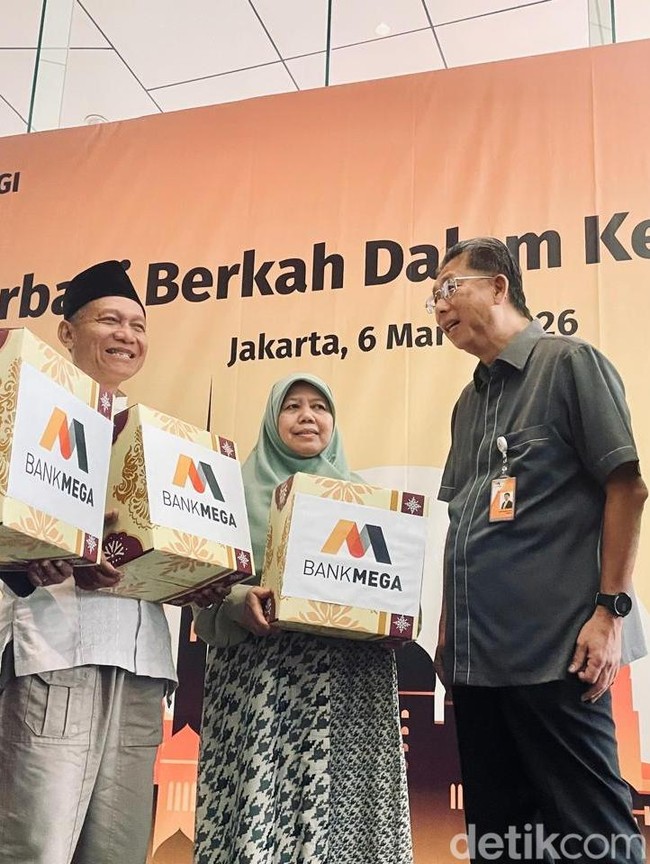 Bank Mega Tebar Berkah Ramadan, 15 Ribu Paket Sembako Dibagikan