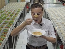 Baru Selesai Oplas, Ci Mehong Langsung Beraksi di Dapur dan Jualan