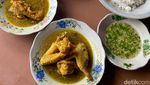 Cuma Jual Opor Ayam Sejak 1970-an, Warung Betawi Ini Masih Laris Manis!