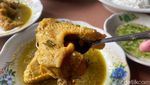 Cuma Jual Opor Ayam Sejak 1970-an, Warung Betawi Ini Masih Laris Manis!