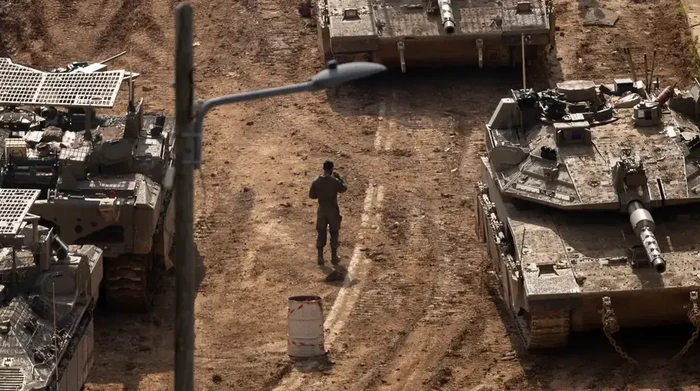 Divisi lapis baja Israel di dekat perbatasan Lebanon (Foto: Amir Levy/Getty Images)