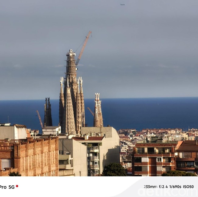 Keliling Barcelona Sambil Jajal Kamera Tecno Camon 50 Pro 5G