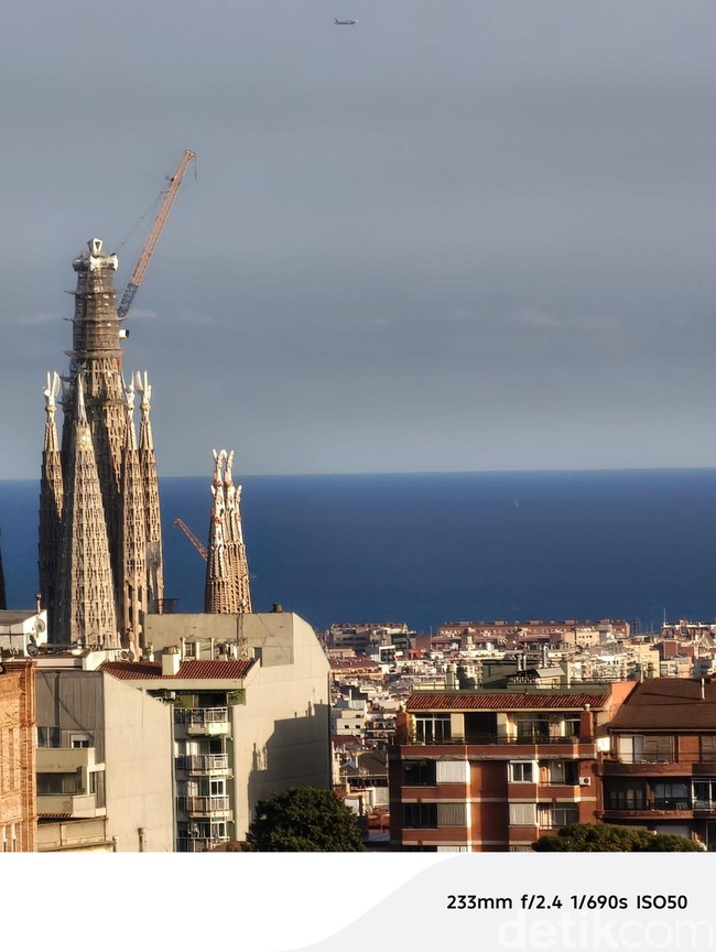 Keliling Barcelona Sambil Jajal Kamera Tecno Camon 50 Pro 5G