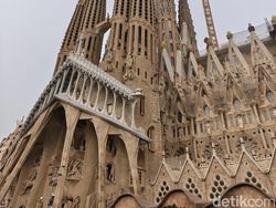 Keliling Barcelona Sambil Jajal Kamera Tecno Camon 50 Pro 5G