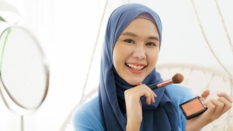 6 Tips Makeup Lebaran Praktis yang Tahan Lama saat Silaturahmi