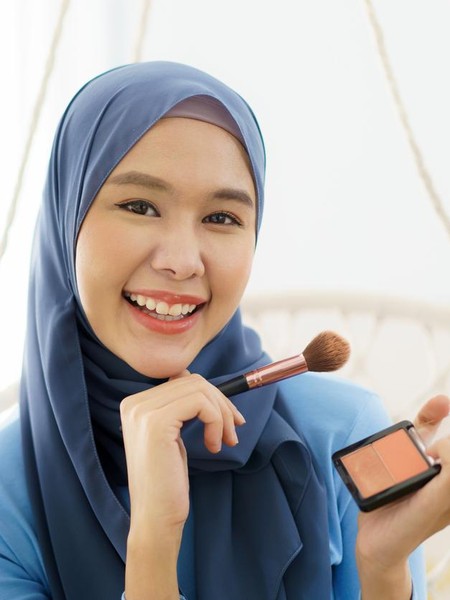 5 Lipstik Foodproof yang Tidak Mudah Luntur Dipakai Saat Lebaran Idul Adha