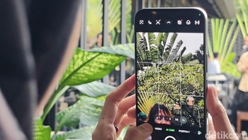 Di sektor kamera, Infinix menyematkan sensor utama 200MP Samsung HPE berukuran 1/1.4 inci. Kamera tersebut dipadukan dengan kamera periskop 50MP Samsung JN5 yang menawarkan zoom optik 3,5x serta kemampuan 7x in-sensor zoom. Selain itu terdapat kamera ultra-wide dengan sudut pandang 112 derajat untuk menangkap gambar dengan area yang lebih luas. Foto: Adi FR/detikINET