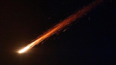 Rudal Iran Hantam Israel, Ledakan Guncang Wilayah Tel Avivv