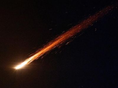 Rudal Iran Hantam Israel, Ledakan Guncang Wilayah Tel Avivv