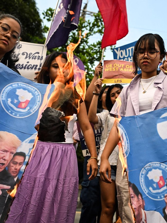 Aksi Protes Serangan AS-Israel di Manila