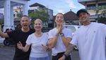 Indahnya Toleransi, Irfan Bachdim dan Keluarga Berbagi Takjil di Bali
