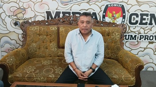 Ketua KPU Bali, I Dewa Agung Gede Lidartawan, saat ditemui setelah Rapat Koordinasi Pemutakhiran Data Pemilih Berkelanjutan di kantornya, Jumat (6/3/2026). (Hani Sofia Muthmainnah/detikBali)