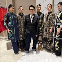 Kata Desainer Denny Wirawan Soal Tren Baju Lebaran Gamis Bini Orang