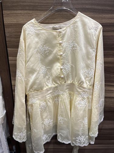 Koleksi serba butter yellow di bazar hijab dan busana muslim, Rendezvous Modest Market X Bank Syariah Nasional mulai dari 3-15 Maret 2026 di AEON Tanjung Barat, Jakarta.