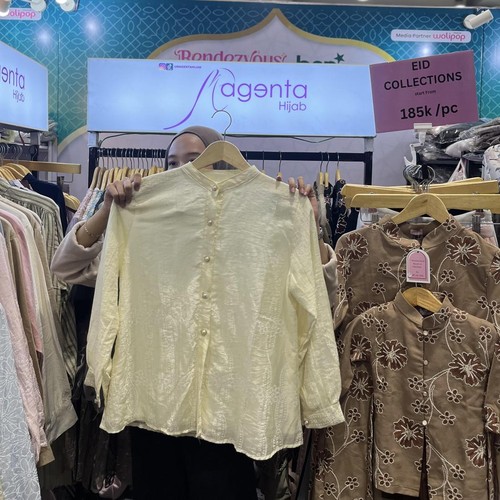 Koleksi serba butter yellow di bazar hijab dan busana muslim, Rendezvous Modest Market X Bank Syariah Nasional mulai dari 3-15 Maret 2026 di AEON Tanjung Barat, Jakarta.