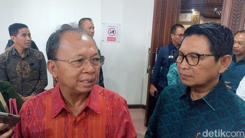 Gubernur Bali Wayan Koster dan Bupati Badung I Wayan Adi Arnawa di Puspem Badung, Jumat (6/3/2026).