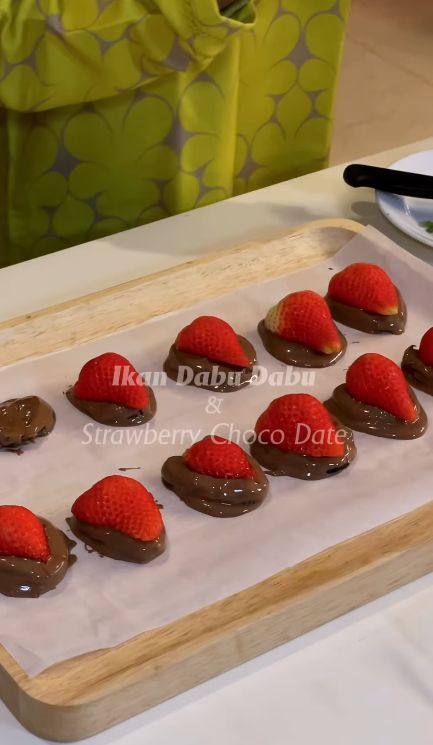 Masak Sendiri untuk Putranya, Dewi Perssik Bikin 2 Menu Spesial Ini