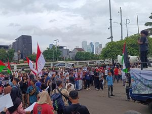 Video: Massa Demo di Gedung DPR, Desak Indonesia Keluar dari BoP