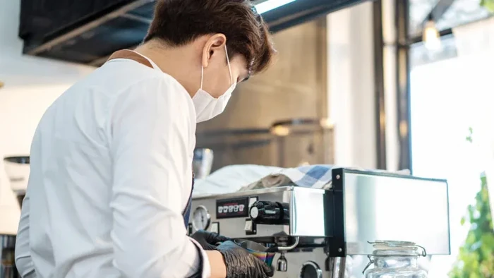 Nekat Ambil Alih Kafe Tanpa Cek Kontrak, Pria Ini Rugi Rp 515 Juta!