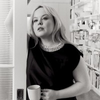 Aktris 39 tahun itu mengaku sudah menurunkan berat badan sebelum menjalani adegan yang kemudian viral di musim ketiga serial tersebut. Foto: dok. Elle UK