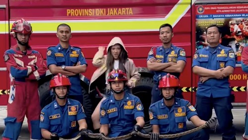 no na jadi petugas Damkasr.