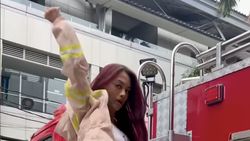 Meleng Dikit, no na Membara Cosplay Jadi Petugas Damkar