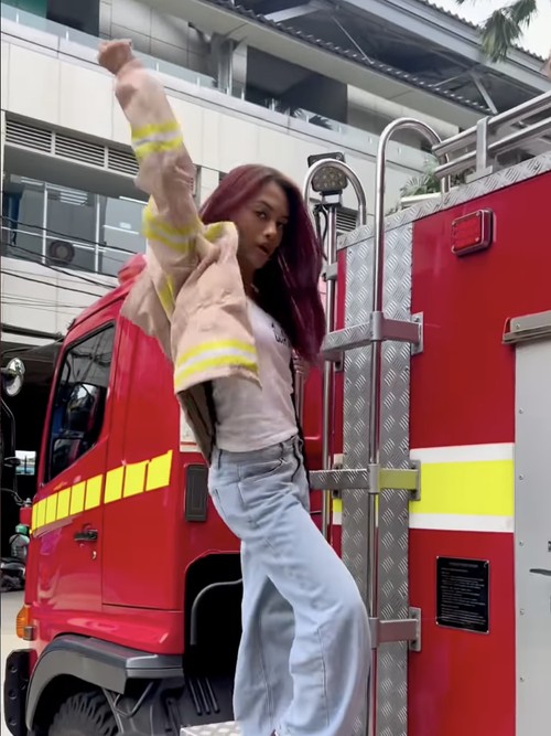 no na jadi petugas Damkasr.