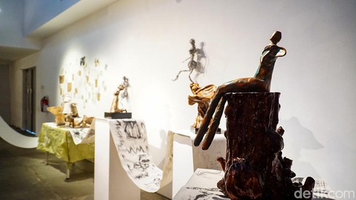 Pameran seni bertajuk “WANI: Women Against Normalizing Inequality” digelar di Galeri Cipta I & II, Taman Ismail Marzuki (TIM), Jakarta. Pameran ini menghadirkan karya dari 16 perupa perempuan lintas generasi yang mengekspresikan pengalaman, gagasan, serta refleksi mereka terhadap berbagai persoalan yang dihadapi perempuan melalui beragam medium seni visual.