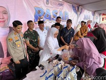 Pasar Murah di KKMP Tukangkayu Banyuwangi Diserbu Warga