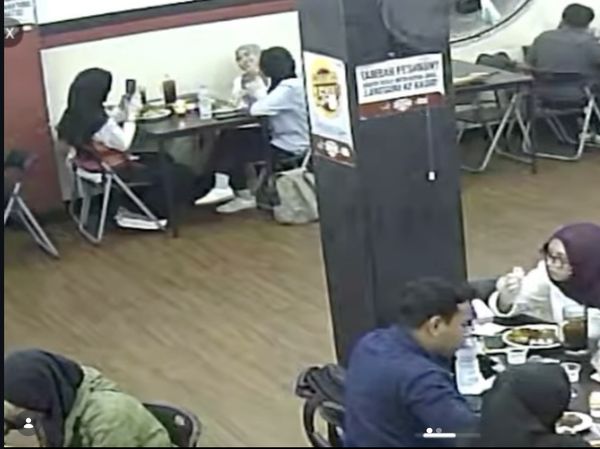 Detik-detik Aksi Dugaan Pencurian Tas di Warung Praz Teguh Terekam CCTV