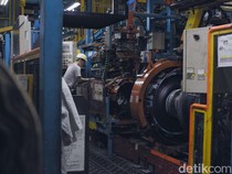 Intip Dapur Produksi Ban Mobil Bridgestone