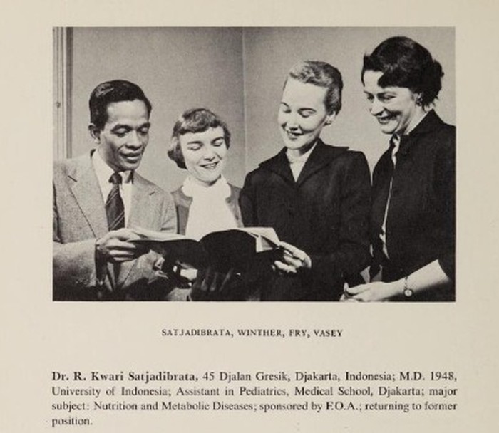 Rektor ke-5 Universitas Airlangga (Unair), Prof R Kwari Setjadibrata, dr SpA adalah orang Indonesia pertama yang melanjutkan studi di Harvard University.